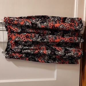 Skirt, beautiful print, textured fabric. Full-Dirndl. Never worn. Size 12.